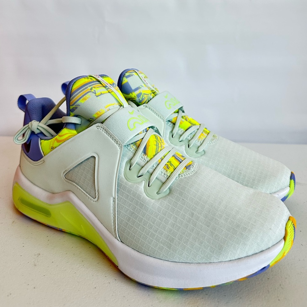 NWT.   Women's Nike Air Max Bella TR 5 Size 11 - Picture 6 of 12